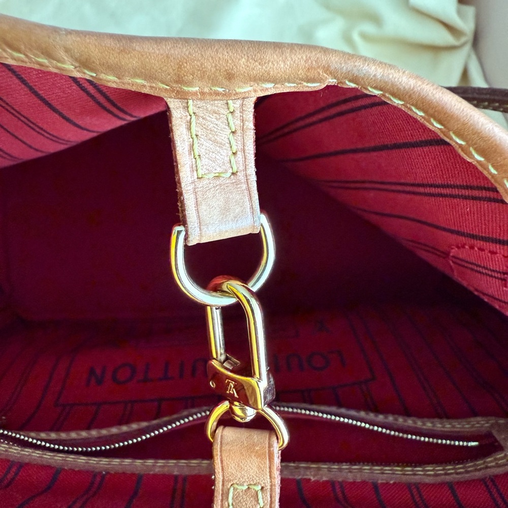 Louis Vuitton Neverfull Monogram MM - Picture 12 of 15